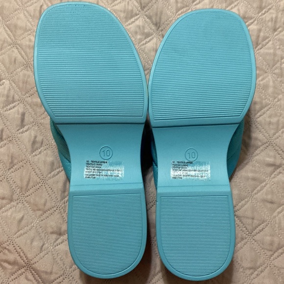 NWNT Womens Size 10 Wild Fable sandals - Picture 3 of 3